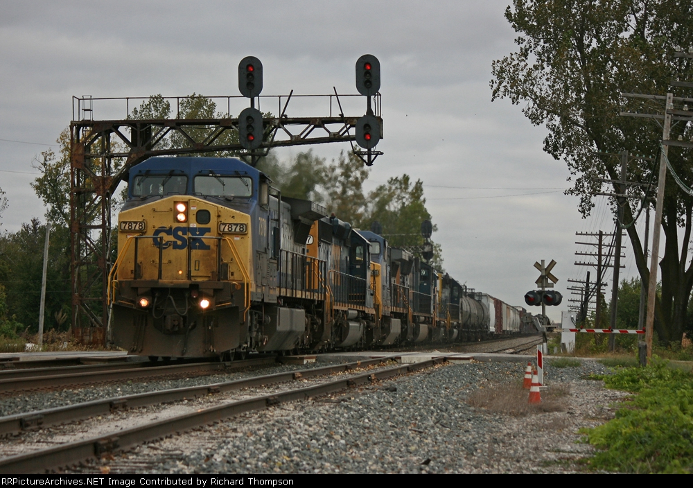 CSX 7878 on CSX Q349-25